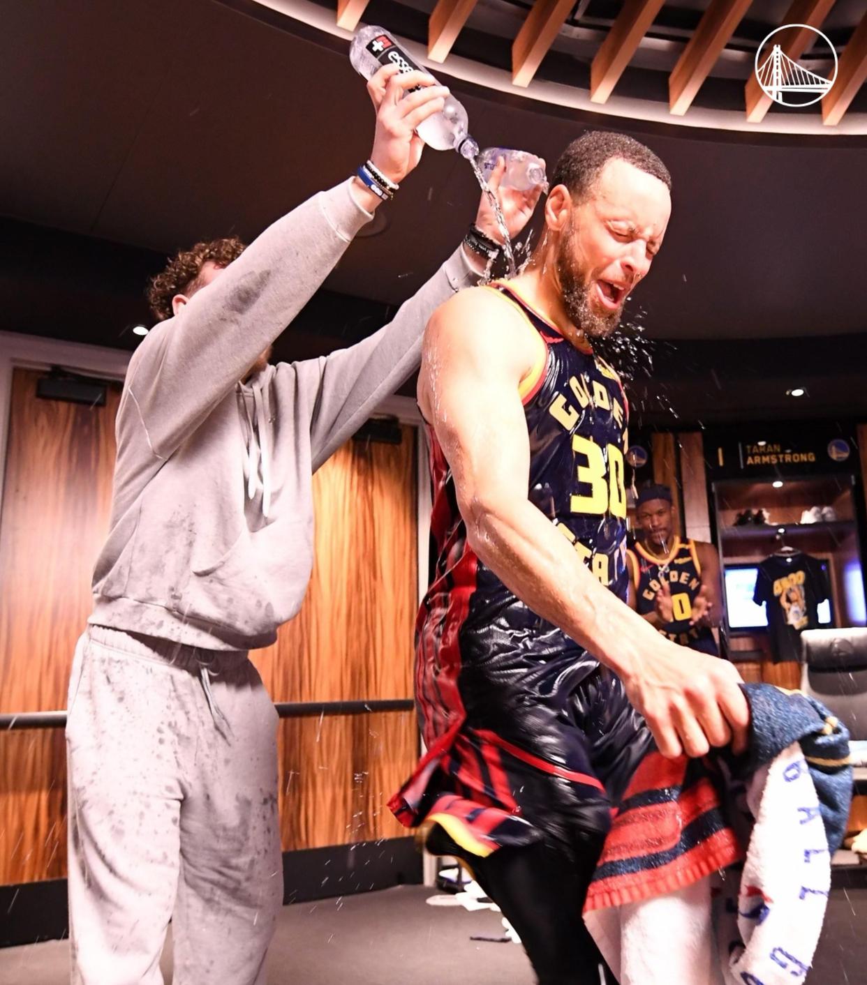 欧博登录入口-库里与90激战巴黎圣日耳曼分钟，刷新纪录胜负难料！，蒂姆焦点对战热度持续攀升的简单介绍